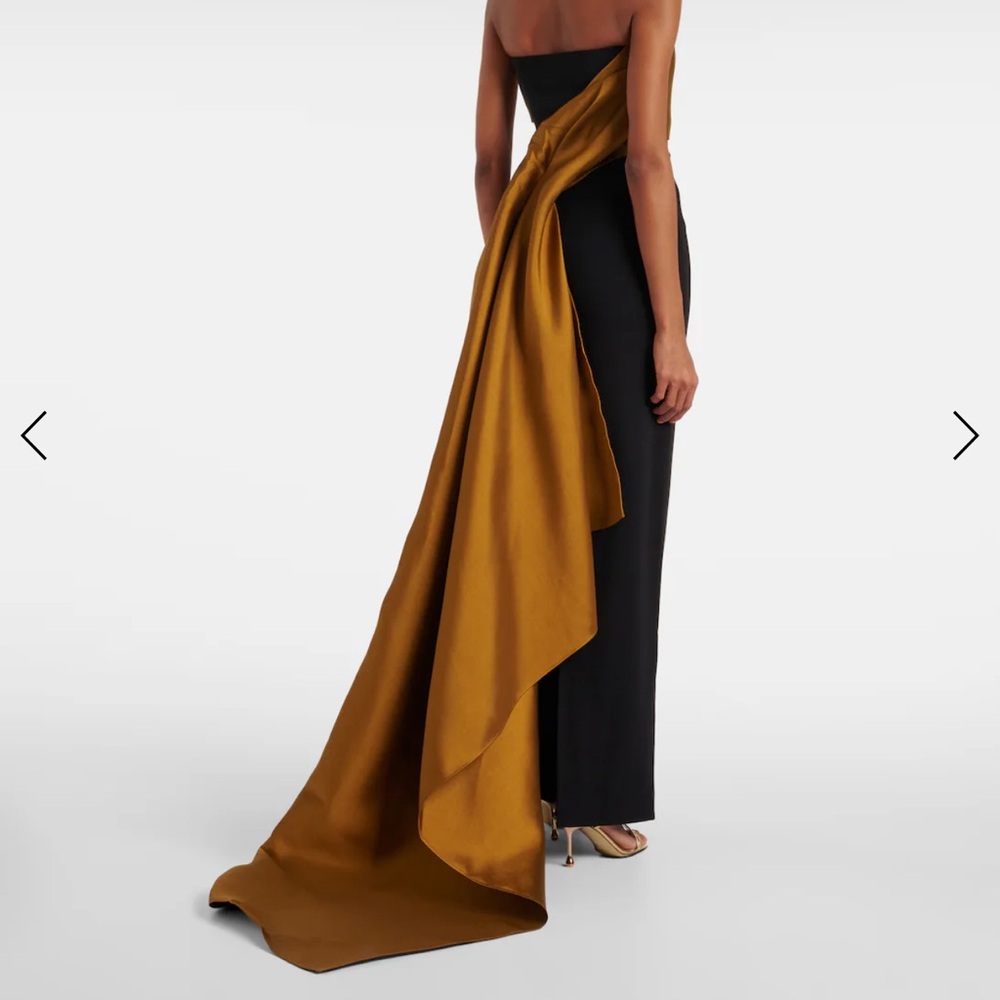 Elegant Black and Gold Maxi Dress